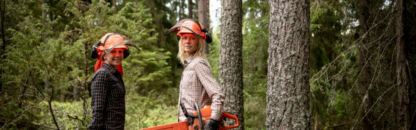 Skogsägarna Nina och Jenny.